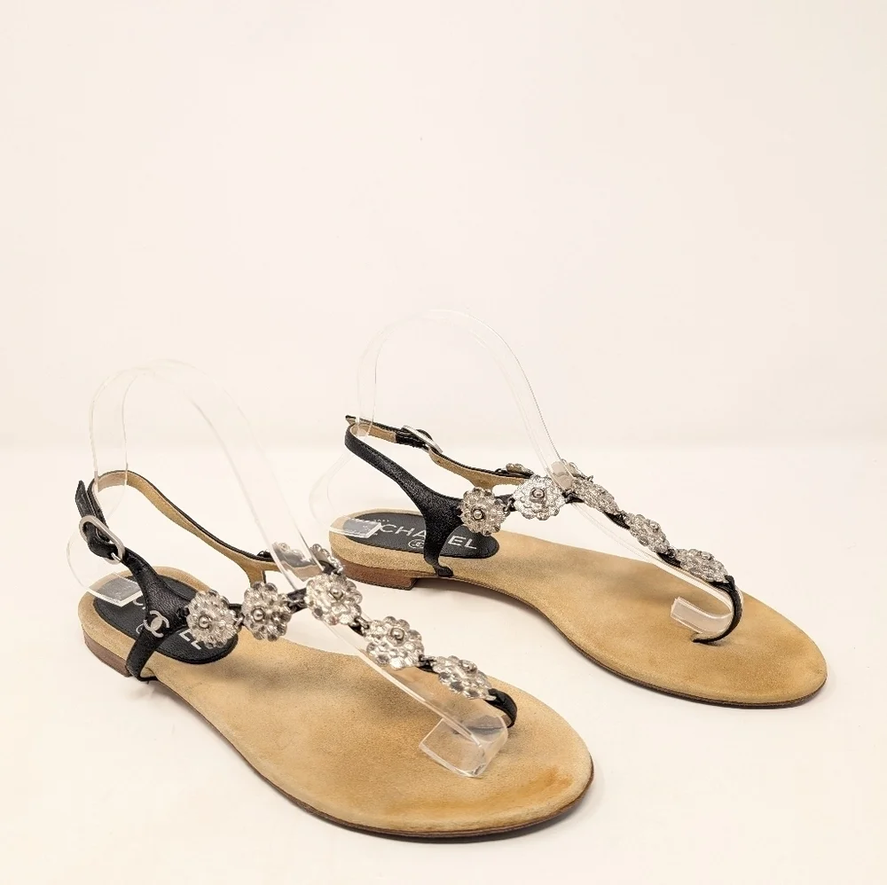 Chanel Camellia CC flat Thong Sandals Black Leather Size 38.5